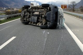 Un accident s'est produit entre Conthey et Riddes en direction de Martigny tôt mercredi matin (archives). KEYSTONE/KANTONSPOLIZEI WALLIS/HANDOUT